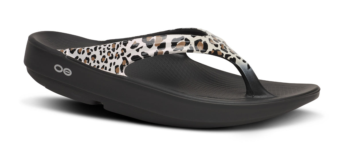 OOFOS OOlala Ltd Recovery Slippers, Leopard – oofosbenelux.nl