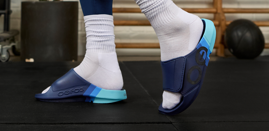 OOFOS OOahh Sport Flex Recovery Slides, Sky Rally – oofosbenelux.nl